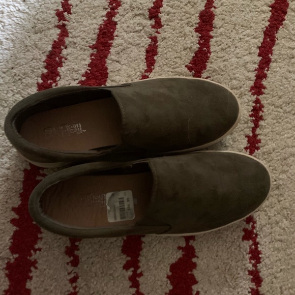 Slip On Shoes - Picture 2 of 4